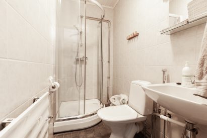 The other upstairs toilet and shower facilities of Evo Grand Villa.