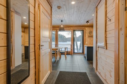 Aulanko Lake Villa's entrance hall.