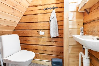 Downstairs toilet of Evo Wilderness Villa.