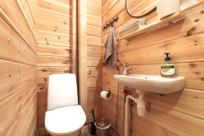 Upstairs toilet of Evo Wilderness Villa.