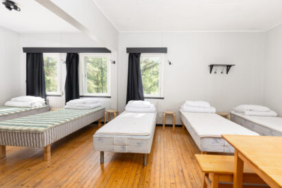 The separate apartment at the west end of the Räyskälä Grand Villa is also available for rent as the Räyskälä Lake Apartment.